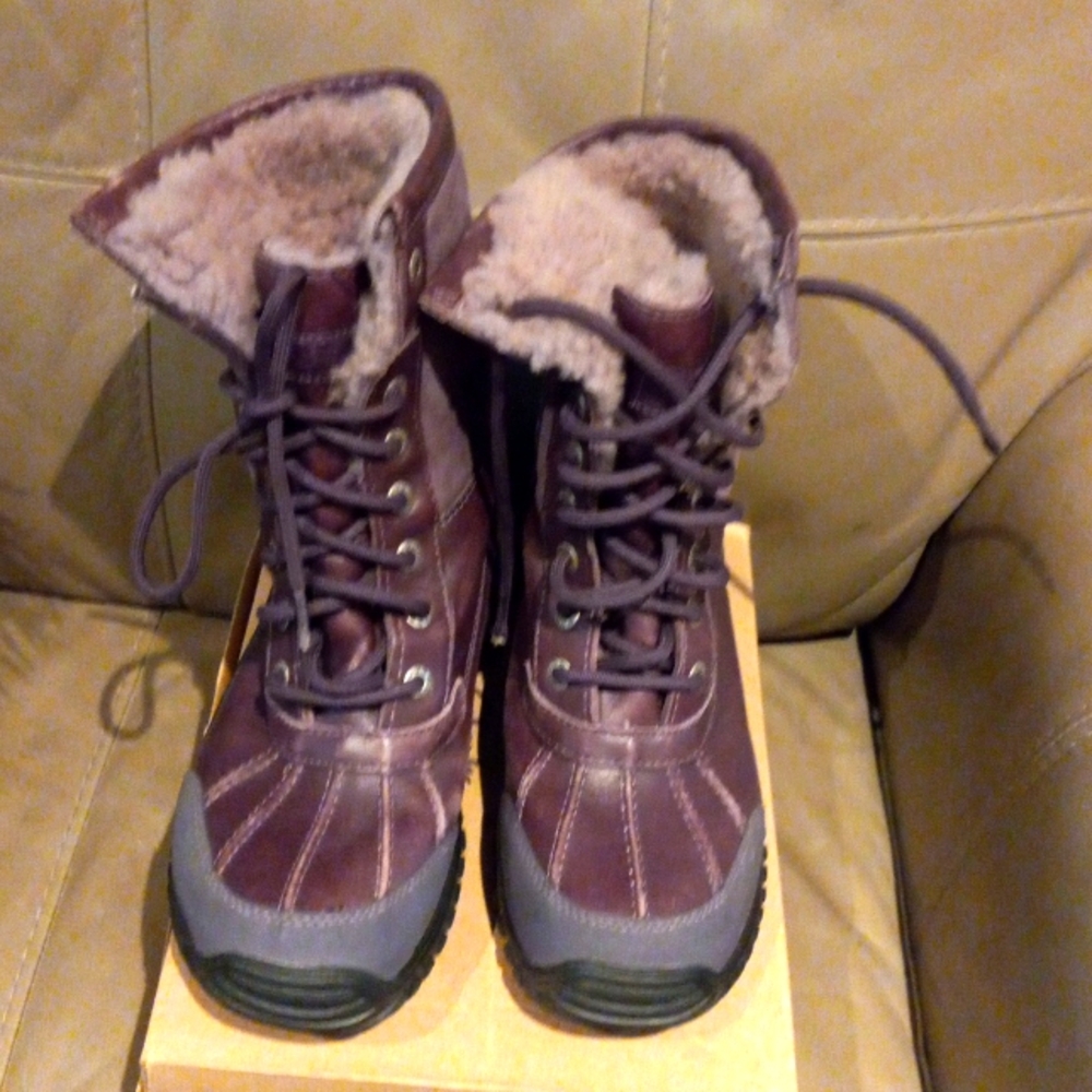 UGG snow boots in excellent condition